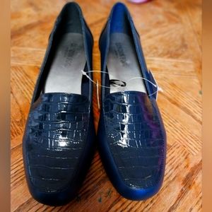 London Fog Pumps